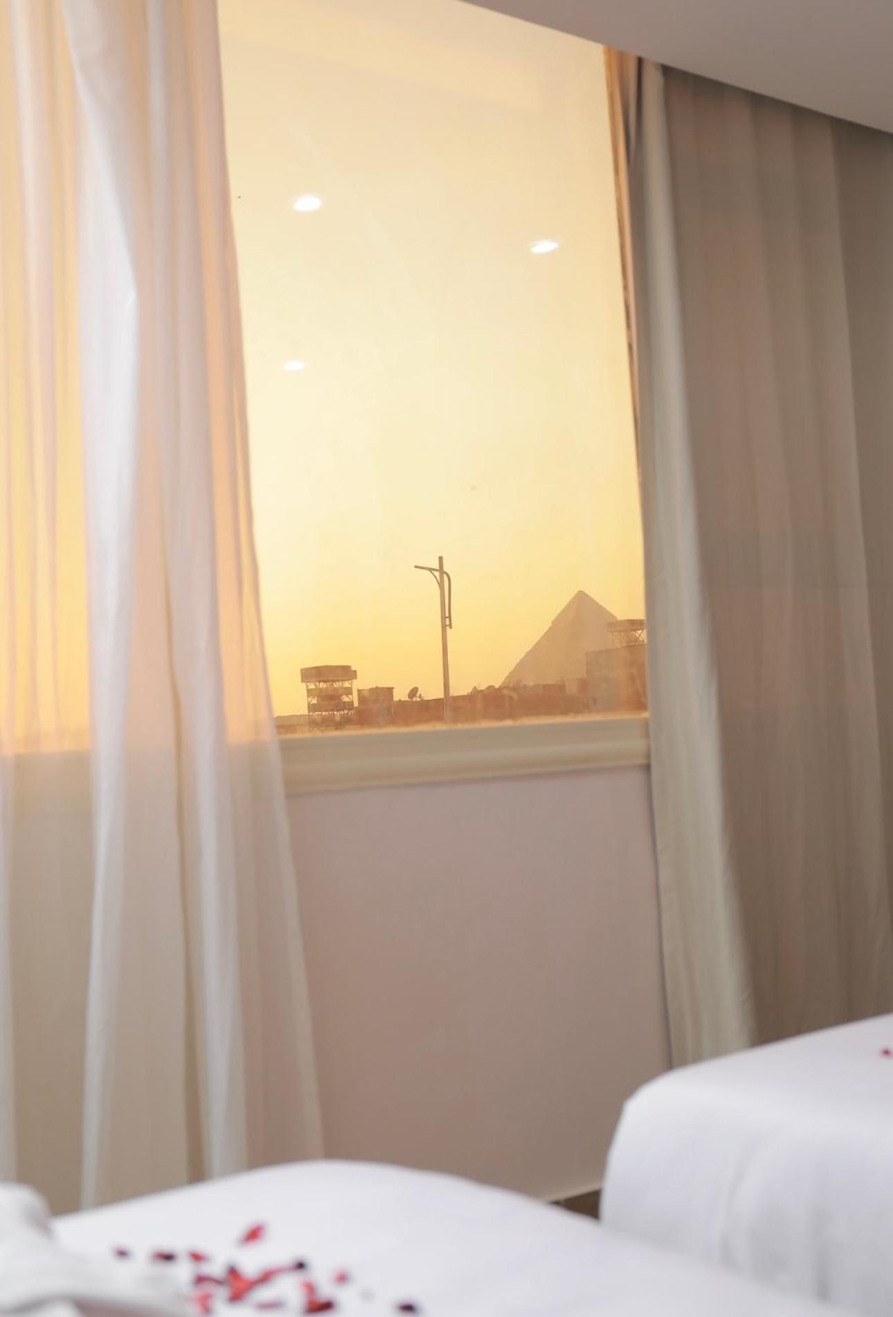 Hotel New Brilliant Pyramids View 3*